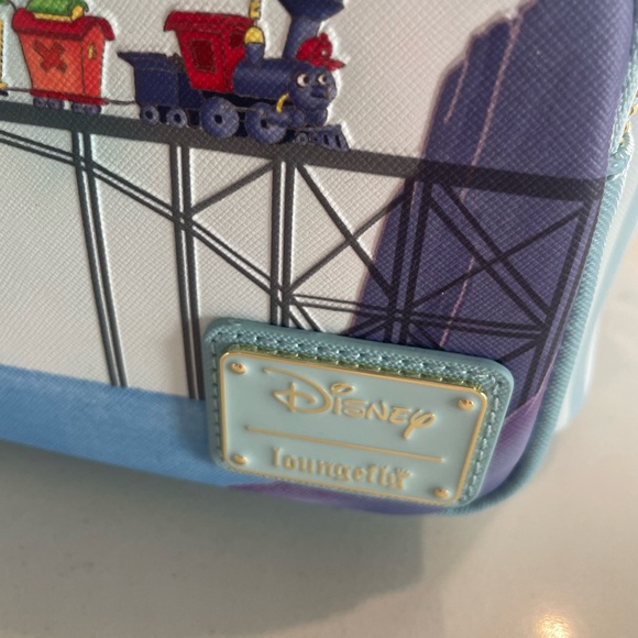 Loungefly Dumbo 80th anniversary mini backpack - Picture 2 of 7